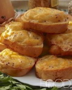 Гренки с сыром и яйцом