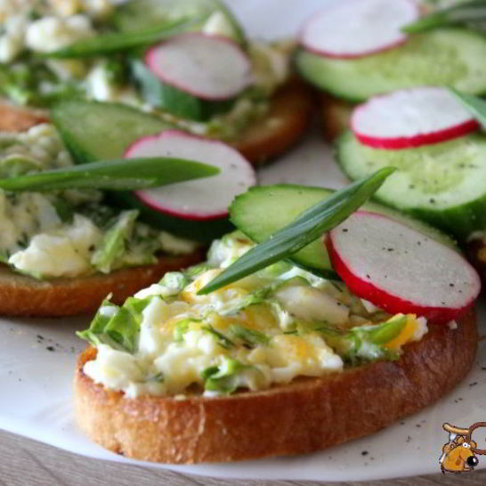 Рецепт гренков с яичным салатом