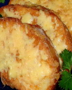 Гренки с яйцом и сыром