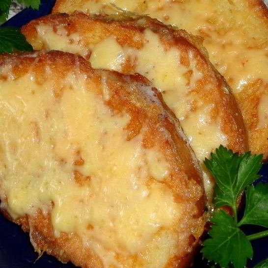 Рецепт гренков с яйцом и сыром