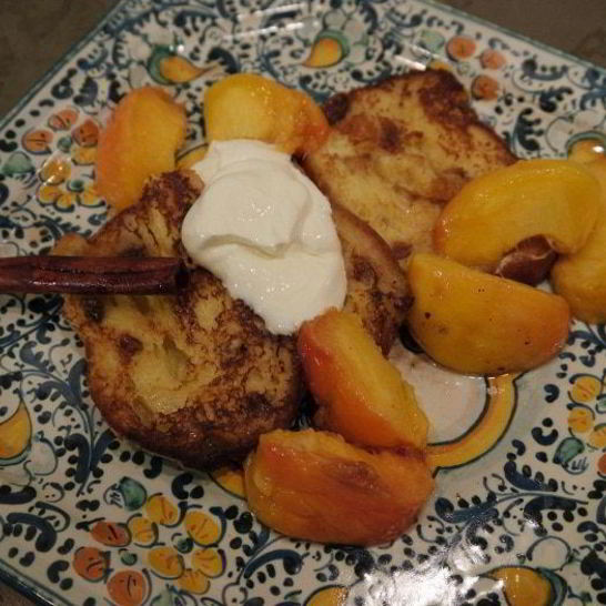 Рецепт сладких гренков с томлеными персиками