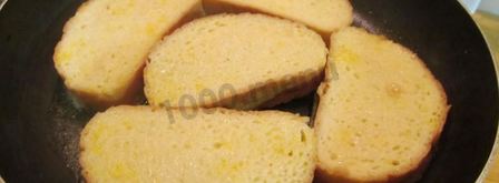 сладкие гренки с яйцом и молоком. Шаг 12