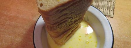 сладкие гренки с яйцом и молоком. Шаг 10