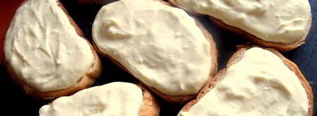 запеченные гренки с творогом и виноградом. Шаг 4