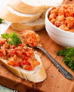 Баклажанная икра с помидорами и луком