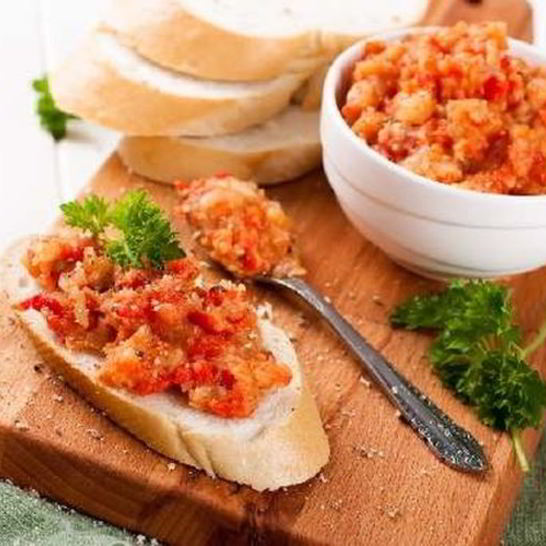 Рецепт баклажанной икры с помидорами и луком