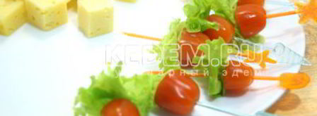 канапе рождественский венок. Шаг 4