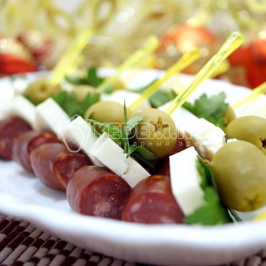 Рецепт канапе с копчеными колбасками