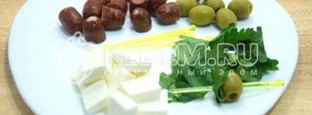 канапе с копчеными колбасками. Шаг 4