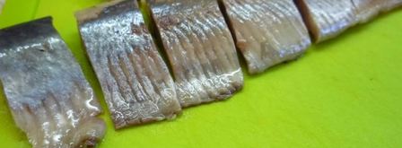 канапе с сельдью и свекольным песто. Шаг 6