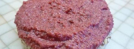 канапе с сельдью и свекольным песто. Шаг 7