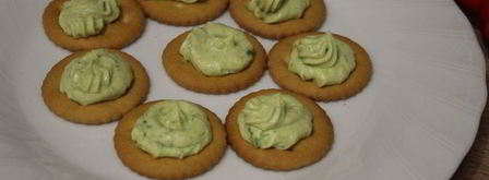 новогодние канапе на крекерах. Шаг 4