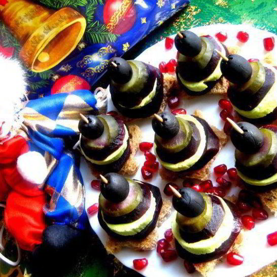 Рецепт пикантных канапе из свеклы