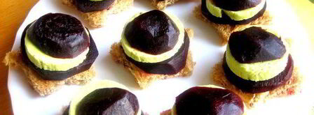 пикантные канапе из свеклы. Шаг 13