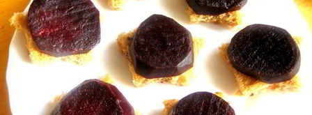 пикантные канапе из свеклы. Шаг 10