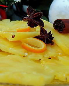 Карпаччо из ананаса с просекко и специями