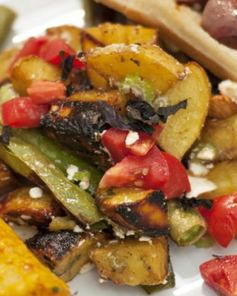 Хот-дог с сердцем индейки, овощами и брынзой