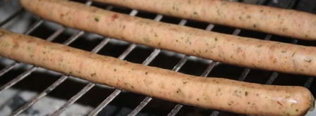 хот-доги в пите с тирольскими колбасками на мангале. Шаг 3