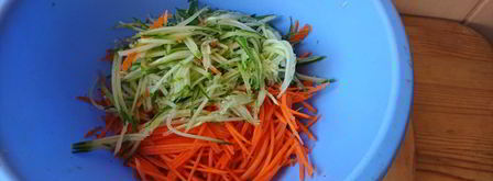 морковь по-корейски с огурцом. Шаг 4