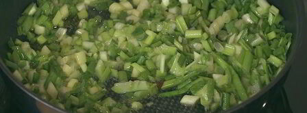 фриттата с картофелем, сладким перцем и зеленым луком. Шаг 3