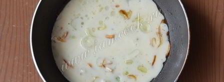 омлет с луком-пореем и кинзой. Шаг 7