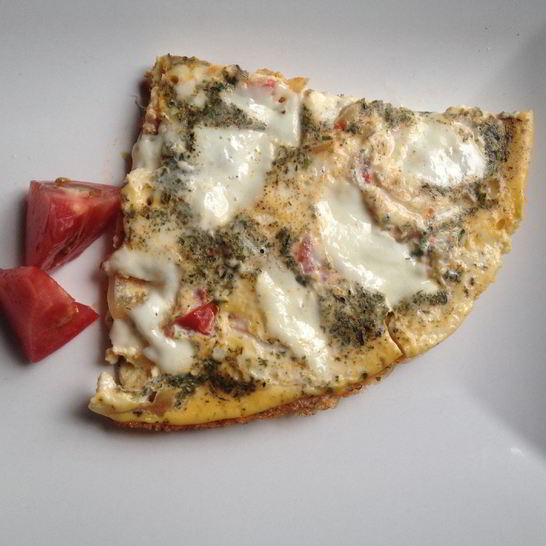 Рецепт омлета с помидорами, сладким перцем и сыром моцарелла