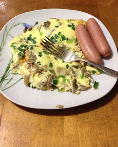 Омлет с шампиньонами и зеленым луком