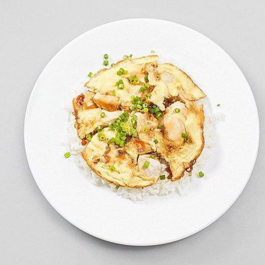 Рецепт оякодона — японского омлета с рисом и курицей