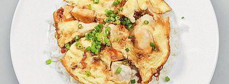 оякодон — японский омлет с рисом и курицей. Шаг 9