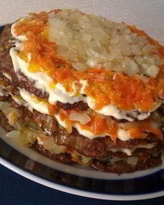 Печеночный торт с соленым огурцом