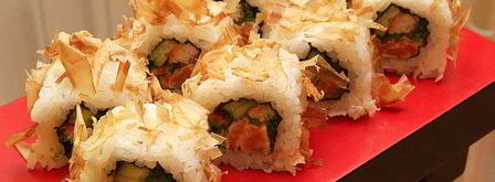 ролл в стружке тунца бонито. Шаг 16