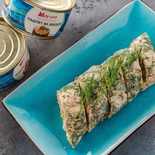 Рецепт роллов из омлета с муссом из лосося и овощами