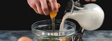 роллы из омлета с муссом из лосося и овощами. Шаг 3