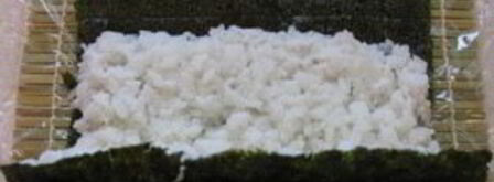 роллы с икрой летучей рыбы. Шаг 4