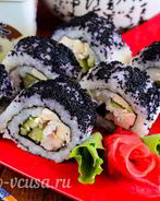 Роллы с огурцом, курицей и тофу