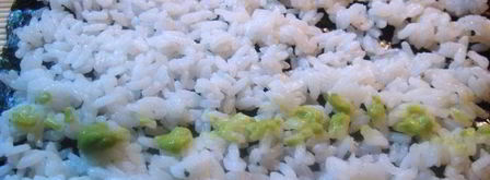 роллы с семгой и авокадо. Шаг 7