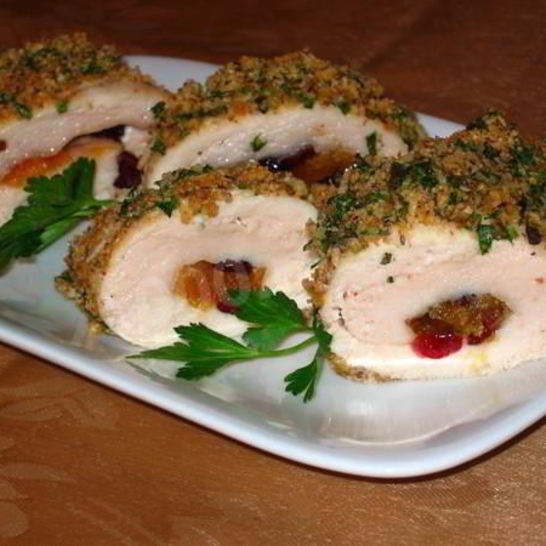 Рецепт куриного рулета с курагой