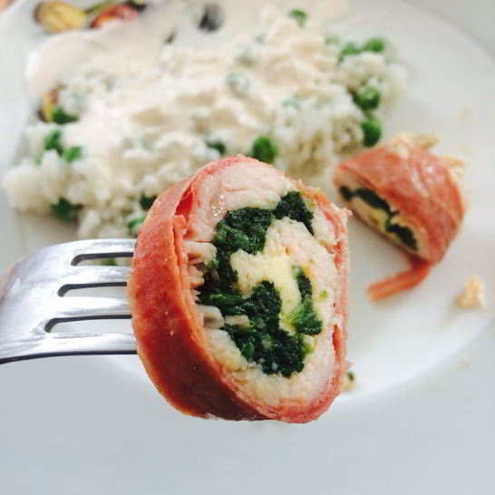 Рецепт куриных рулетиков с начинкой из шпината