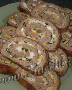 Мясной рулет с грибами
