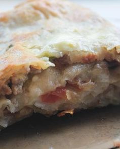 Рулет из лаваша с мясом и овощами