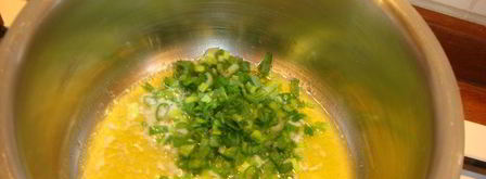 рулет из цыпленка и кураги в винном соусе. Шаг 8