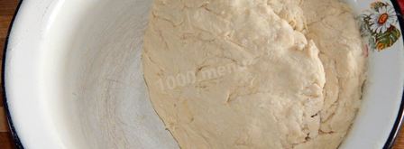 рулет с луком и яйцом в духовке. Шаг 4