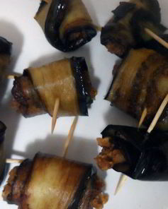 Рулетики из баклажанов с арахисовой пастой