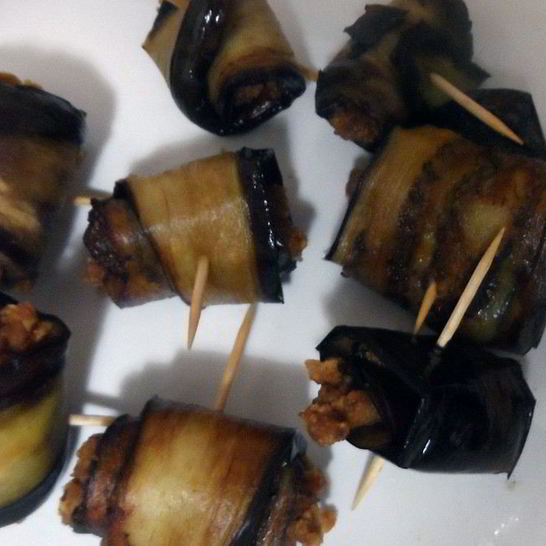 Рецепт рулетиков из баклажанов с арахисовой пастой