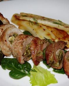 Рулетики из свинины с черносливом и ореховым песто