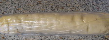 сырный рулет с сухофруктами и орехами. Шаг 11