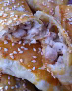 Самса из слоеного теста с курицей