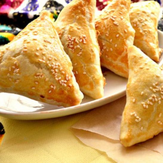 Рецепт самсы из слоеного теста с мясным фаршем