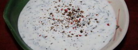 бородинские сухарики со сметанно-кефирным соусом с чесноком. Шаг 4