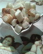 Чесночные сухарики